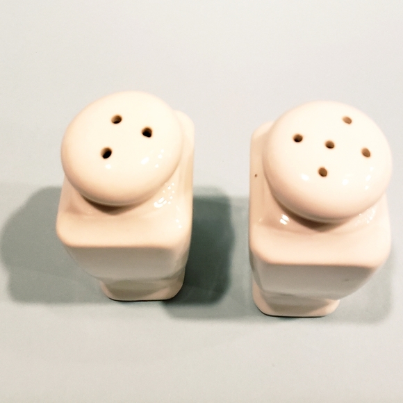 Royal Sealy Vintage Christmas RARE Salt Pepper Shakers Japan Boy Girl Poinsettia - Picture 3 of 8